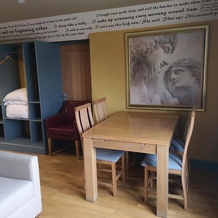 Star Inn Stroud  Eksteriør bilde